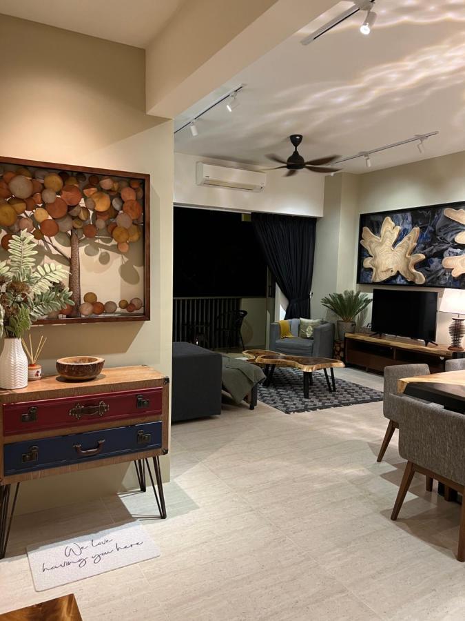 By The Sea Beachfront Designer Suites Penang - Managed By Art Of Tree Batu Ferringhi Eksteriør billede
