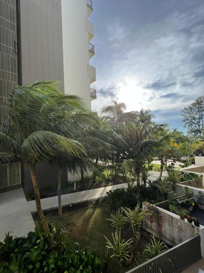 By The Sea Beachfront Designer Suites Penang - Managed By Art Of Tree Batu Ferringhi Eksteriør billede
